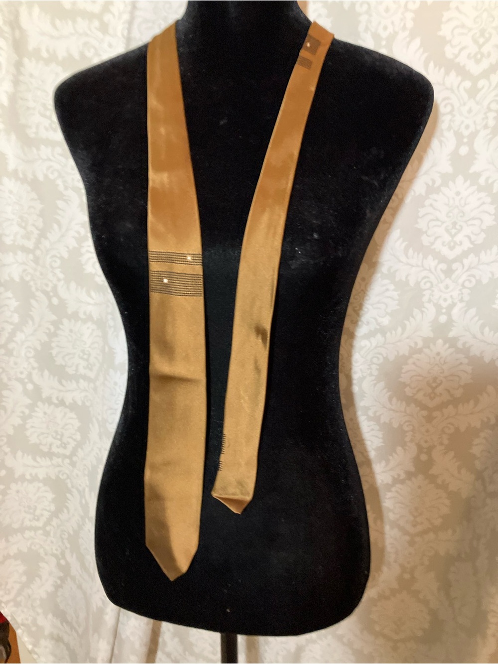 Two 1980’s Vintage Skinny Silk Ties - Picture 8 of 10